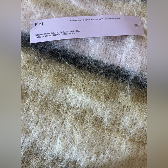 Wild Fable Striped Beige and Pink Women's Size XS Sweater Fuzzy Crew Neck NWT - Picture 6 of 10